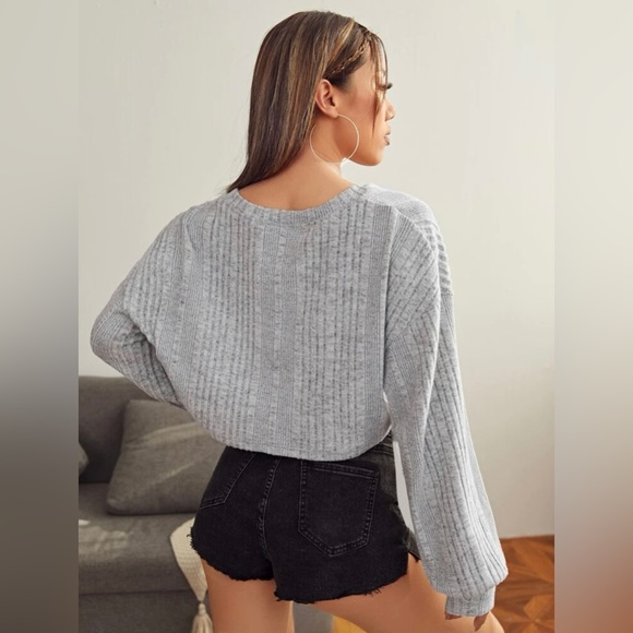 Cropped Sweater - Picture 4 of 4